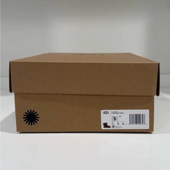 Women’s UGG Boots - NEW - Picture 2 of 5